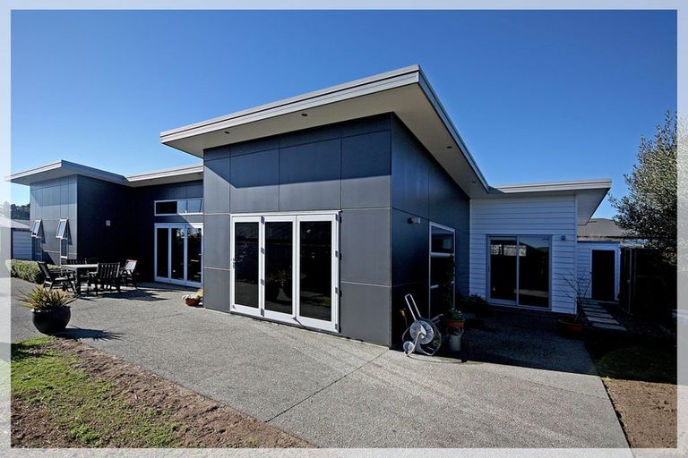 Photo of property in 28 Andrews Street, Foxton Beach, Foxton, 4815