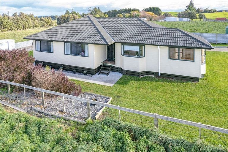 Photo of property in 15 Rangitatau Road West, Pakaraka, Wanganui, 4574