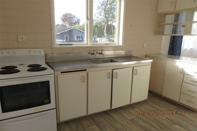 Photo of property in 16 Ascot Avenue, Henderson, Auckland, 0610