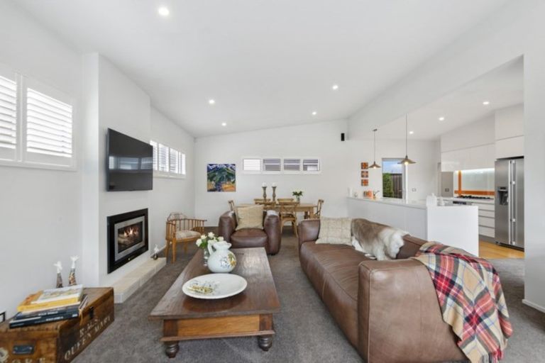 Photo of property in 18 Garreg Road, Fendalton, Christchurch, 8052