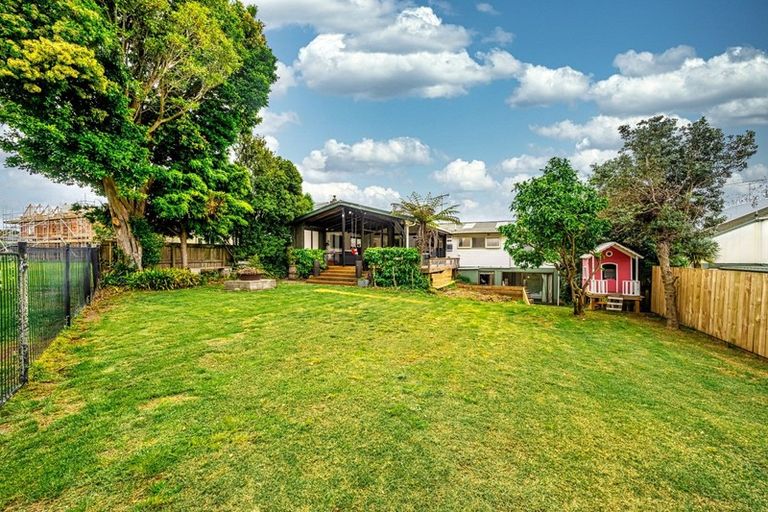 Photo of property in 32 Riverview Road, Panmure, Auckland, 1072