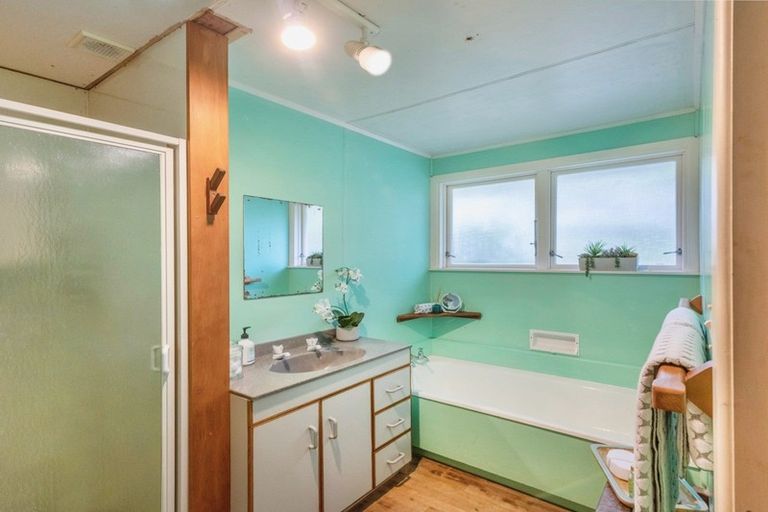 Photo of property in 12 Lenox Grove, Johnsonville, Wellington, 6037