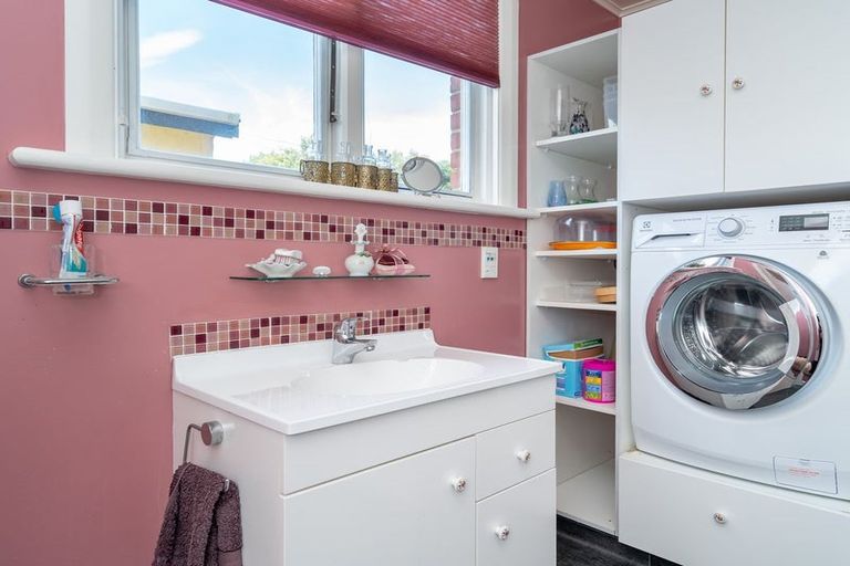 Photo of property in 71 Moana Crescent, Musselburgh, Dunedin, 9013