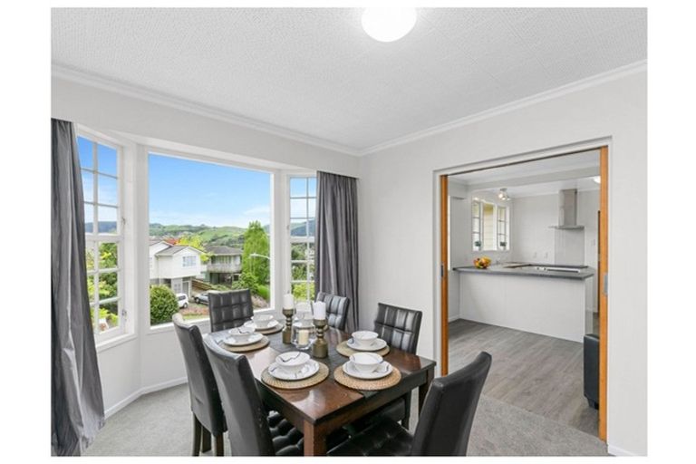 Photo of property in 25 Oriel Avenue, Tawa, Wellington, 5028