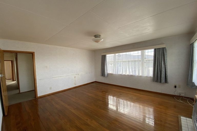 Photo of property in 7 Watene Crescent, Waitara, 4320