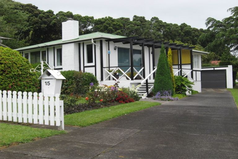 Photo of property in 15 Pikitea Road, Mangere Bridge, Auckland, 2022