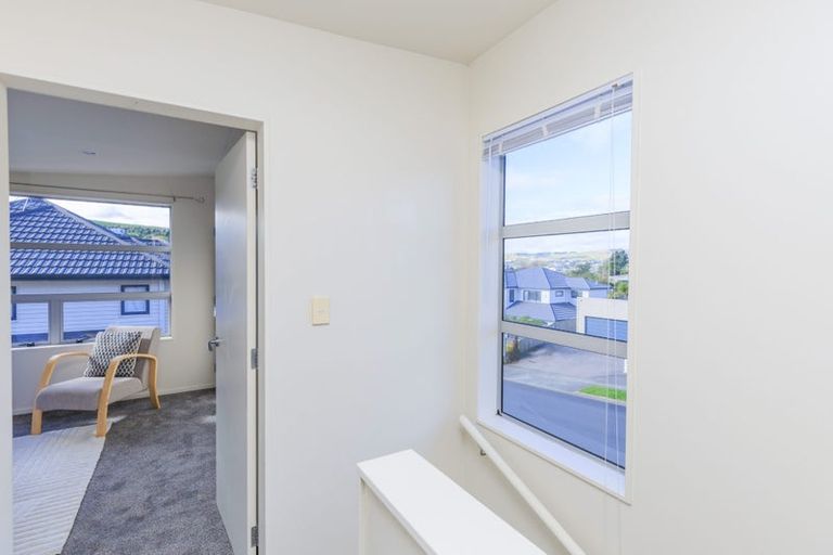 Photo of property in 10 Erlestoke Crescent, Churton Park, Wellington, 6037