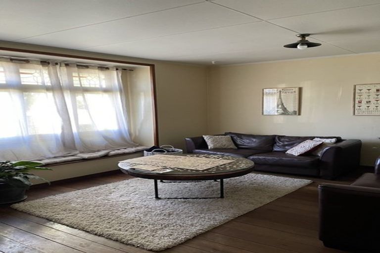 Photo of property in 1/900 Heretaunga Street East, Parkvale, Hastings, 4122