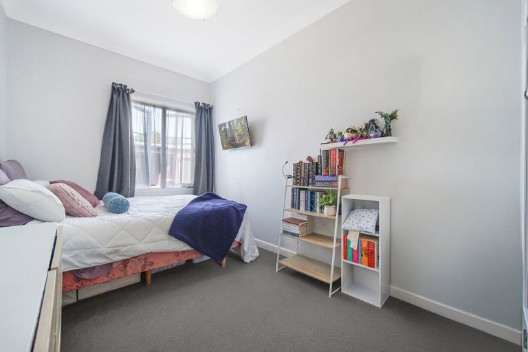 Photo of property in 1 Kingswood Road, Papatoetoe, Auckland, 2025