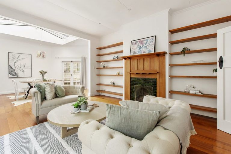 Photo of property in 41 Fairview Crescent, Kelburn, Wellington, 6012