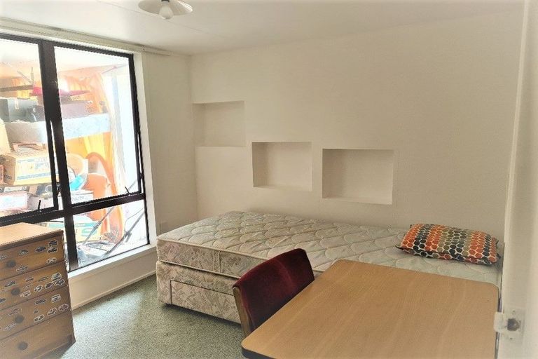 Photo of property in 9 Velma Road, Hillcrest, Auckland, 0627