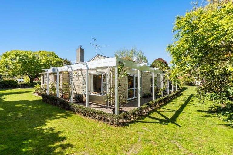 Photo of property in 12 Ngarara Road, Waikanae, 5036