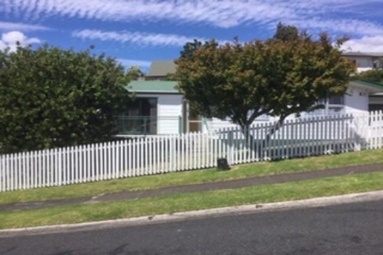 Photo of property in 4 Jonathon Street, Brookfield, Tauranga, 3110