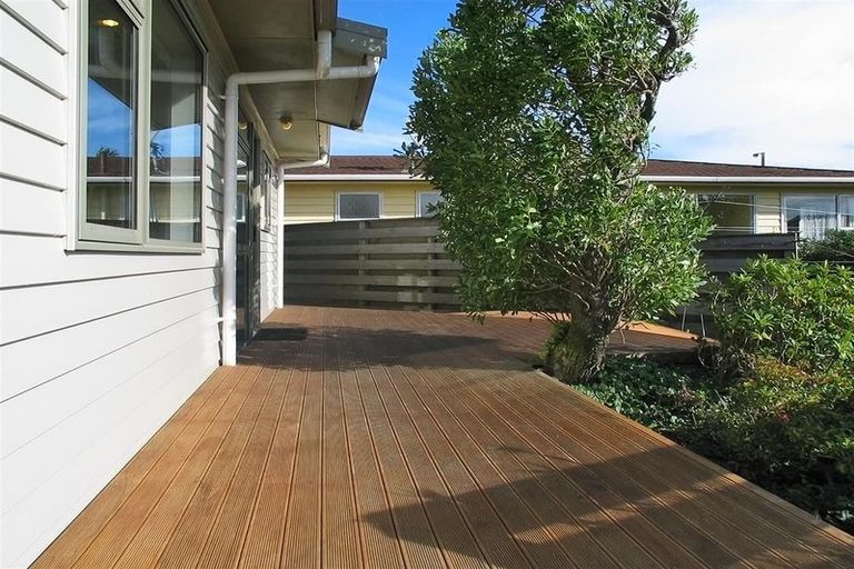 Photo of property in 46a Baylands Drive, Newlands, Wellington, 6037