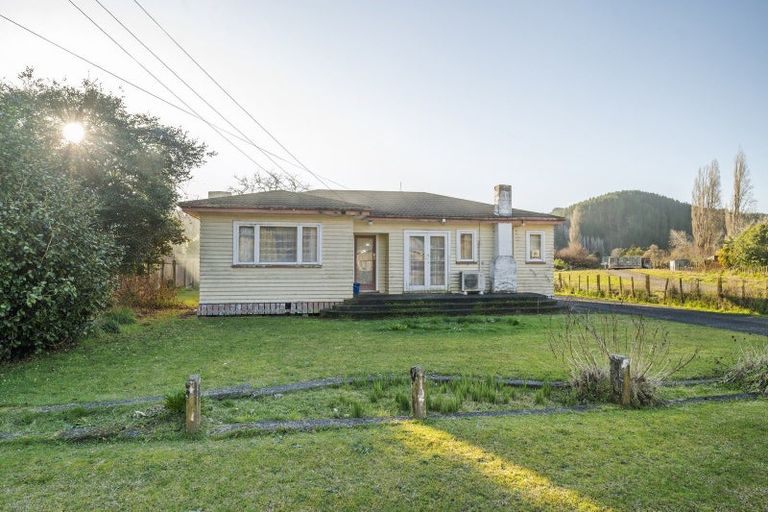 Photo of property in 34 Marsack Road, Taumarunui, 3992