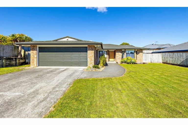 Photo of property in 15 Killeen Place, Flat Bush, Auckland, 2019