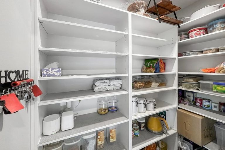 Photo of property in 16 Saddlers Lane, Yaldhurst, Christchurch, 8042