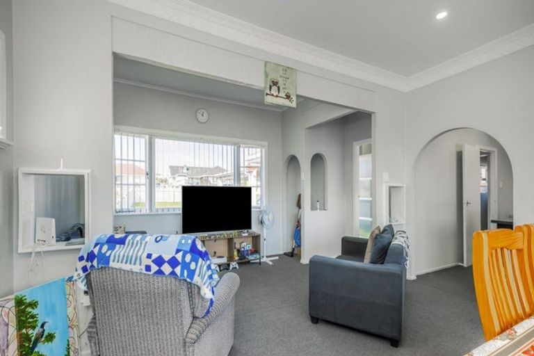 Photo of property in 51 Milton Road, Papatoetoe, Auckland, 2024