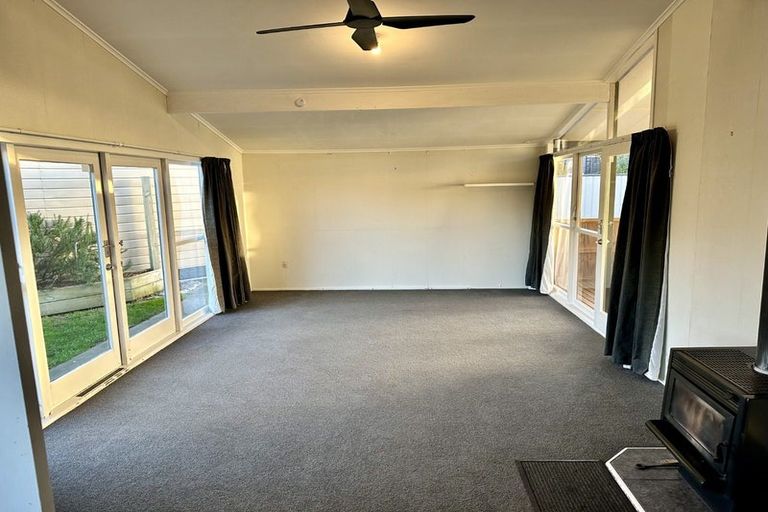 Photo of property in 2 Newcastle Street, Hokowhitu, Palmerston North, 4410