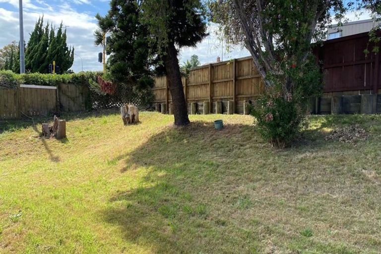 Photo of property in 87 Hillsborough Road, Hillsborough, Auckland, 1042