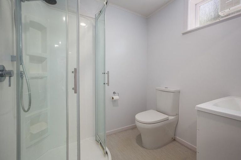 Photo of property in 17 Southern Cross Crescent, Island Bay, Wellington, 6023