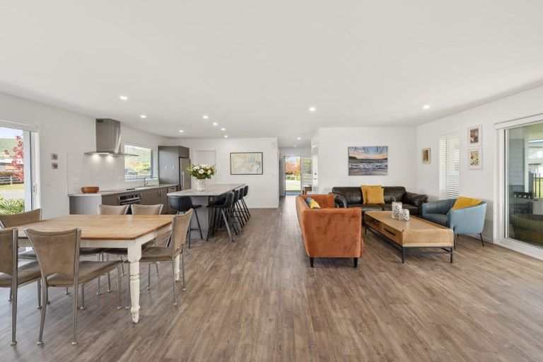 Photo of property in 140 Lisland Drive, Kinloch, Taupo, 3377