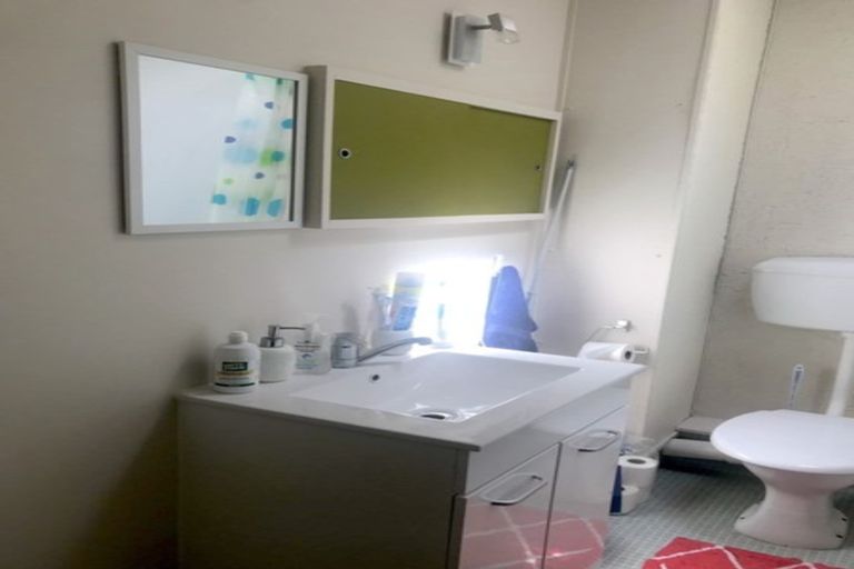 Photo of property in 28b Ranelagh Street, Karori, Wellington, 6012