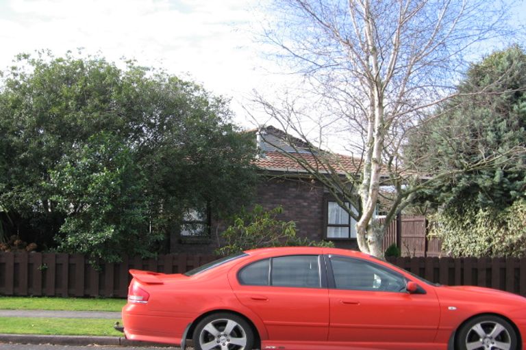 Photo of property in 16 Garland Drive, St Andrews, Hamilton, 3200