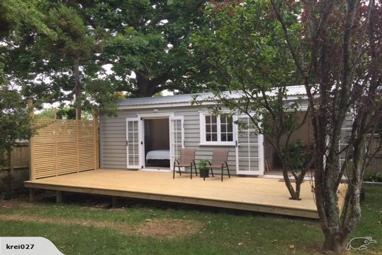 Photo of property in 96 Ferry Parade, Herald Island, Auckland, 0618