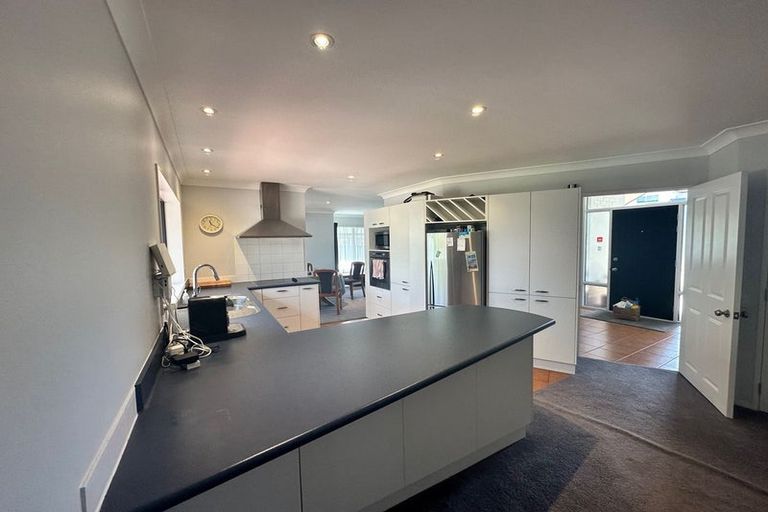 Photo of property in 41 Lansell Drive, East Tamaki Heights, Auckland, 2016