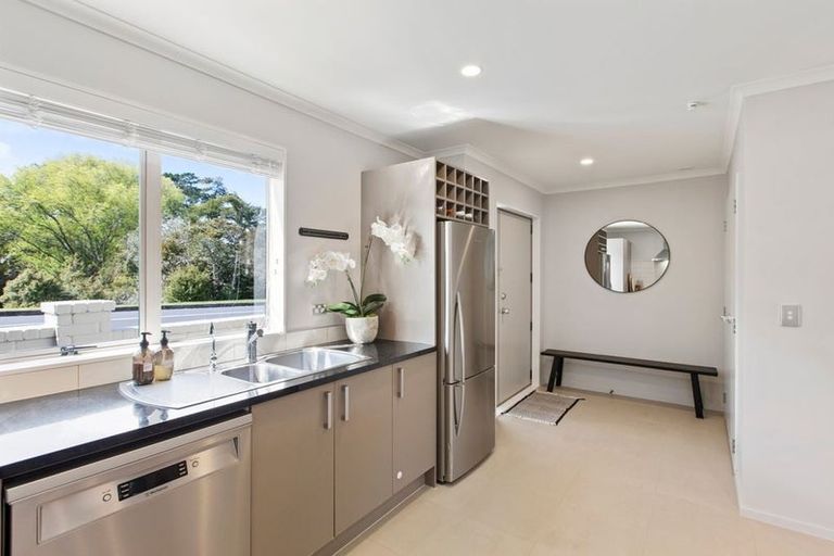 Photo of property in 103 Baverstock Road, Flat Bush, Auckland, 2016