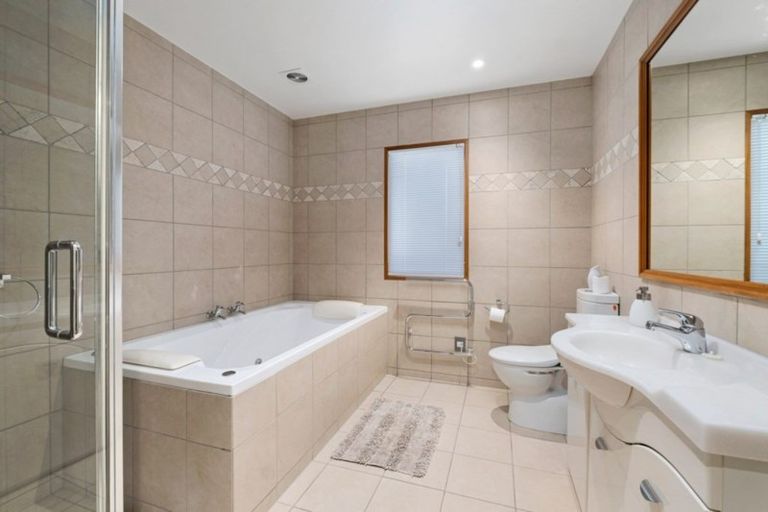 Photo of property in 18 Dublin Street, Queenstown, 9300