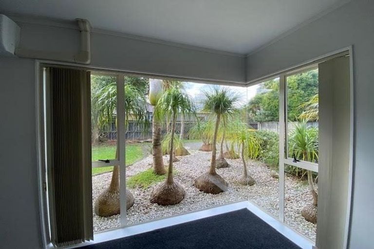 Photo of property in 30 Ben Nevis Place, Northpark, Auckland, 2013