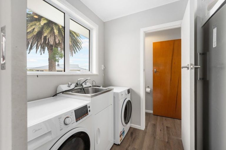 Photo of property in 11a Fox Place, Cloverlea, Palmerston North, 4412