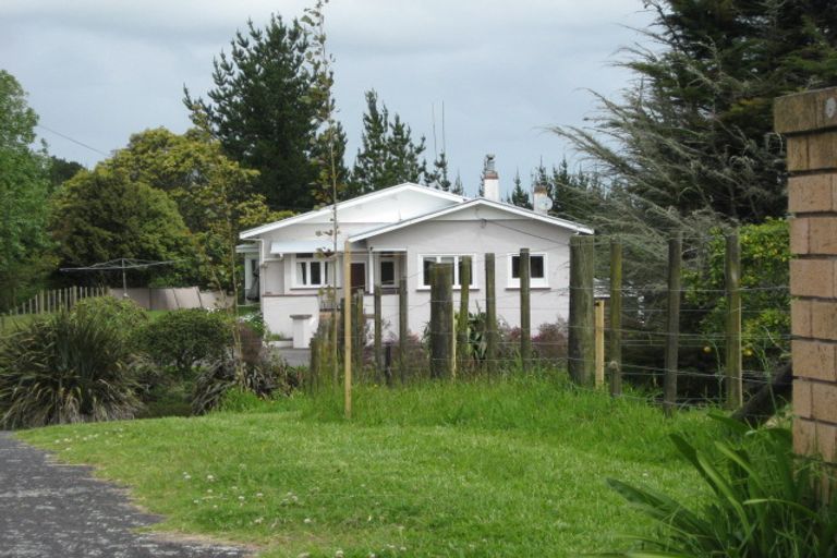 Photo of property in 88 Oraha Road, Kumeu, 0892