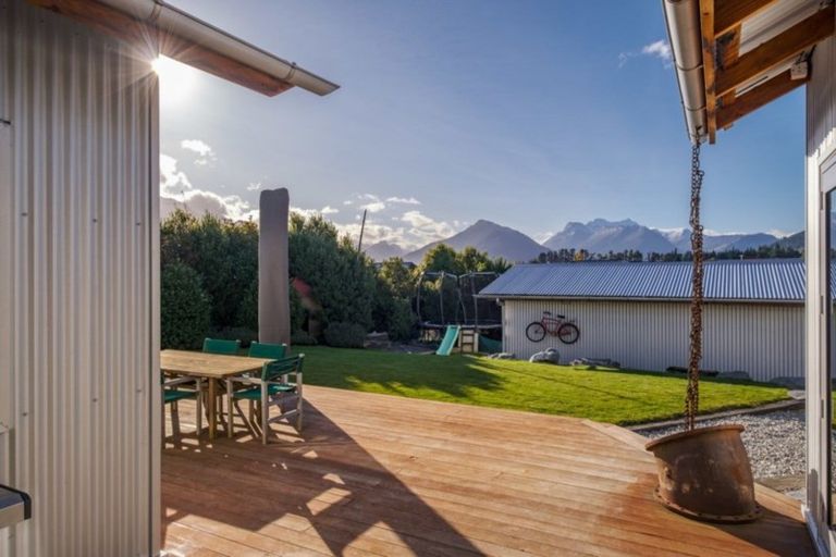 Photo of property in 10 Birchdale Place, Glenorchy, 9372