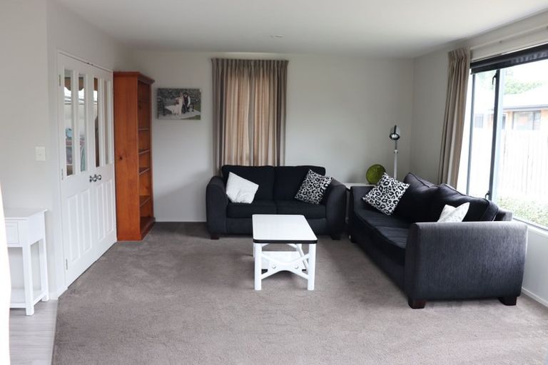 Photo of property in 40a Sawyers Arms Road, Northcote, Christchurch, 8052