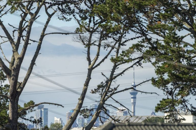 Photo of property in 23 Bedford Street, Te Atatu South, Auckland, 0610