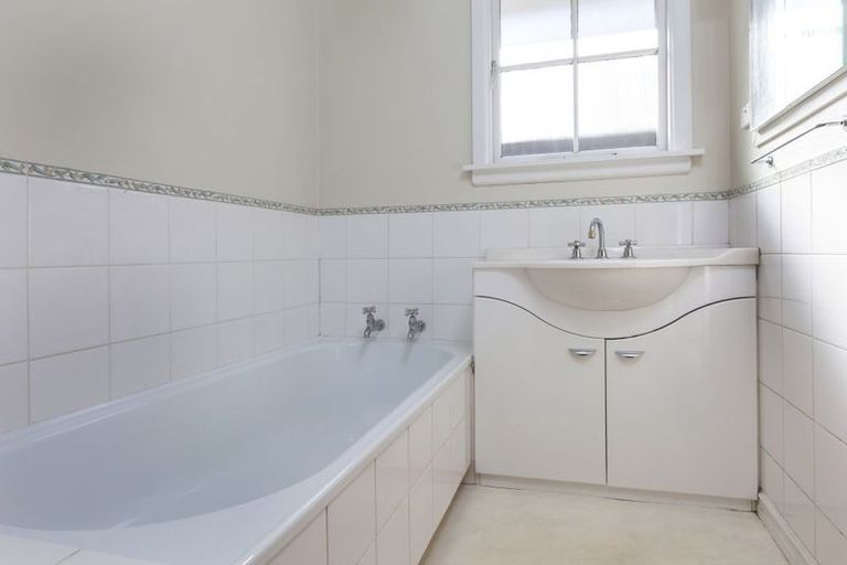 Photo of property in 1/306 Avonhead Road, Avonhead, Christchurch, 8042