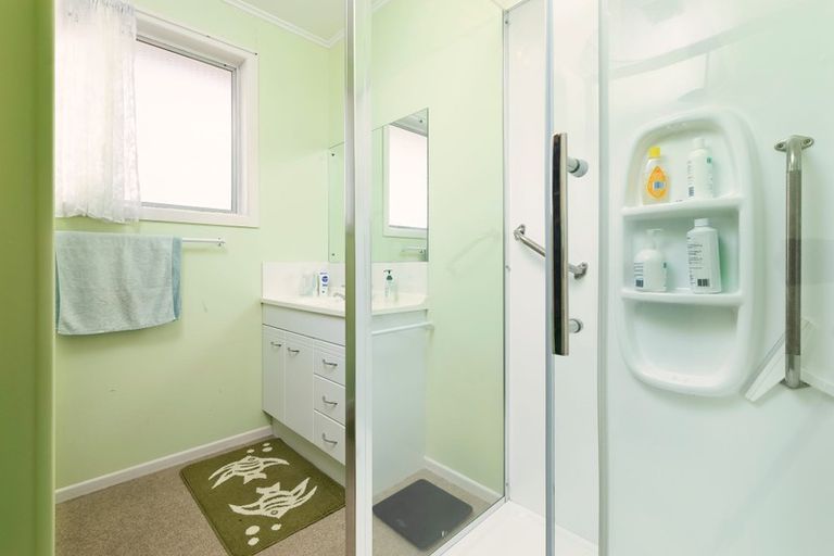 Photo of property in 1/73 Vodanovich Road, Te Atatu South, Auckland, 0610