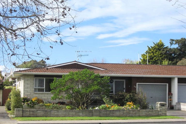 Photo of property in 2/90 Napier Road, Havelock North, 4130