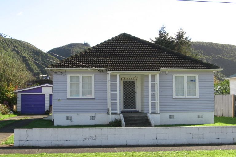 Photo of property in 21 Peck Street, Taita, Lower Hutt, 5011