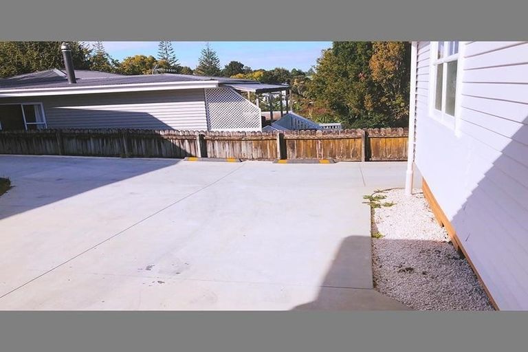 Photo of property in 25b Arrow Road, Forrest Hill, Auckland, 0620