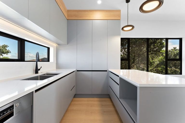 Photo of property in 729 Massey Road, Mangere, Auckland, 2022