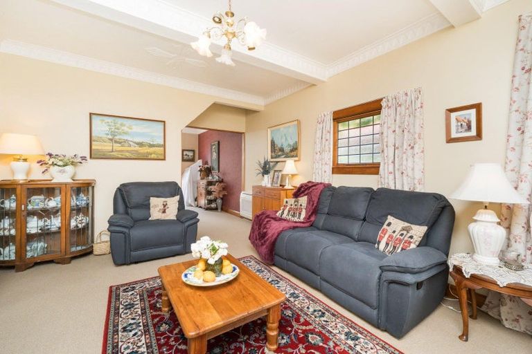 Photo of property in 61 Victoria Avenue, Palmerston North, 4410
