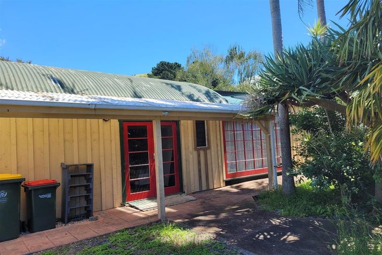 Photo of property in 1465 Clevedon Kawakawa Road, Kawakawa Bay, Papakura, 2585