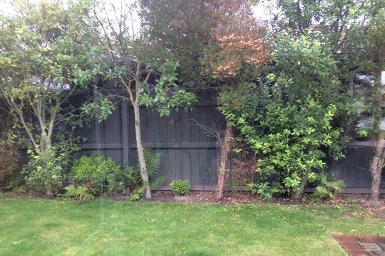 Photo of property in 4 Ronald George Place, Parklands, Christchurch, 8083