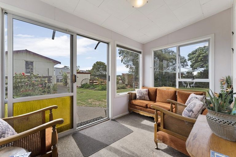 Photo of property in 19 Graves Street, Eltham, 4322