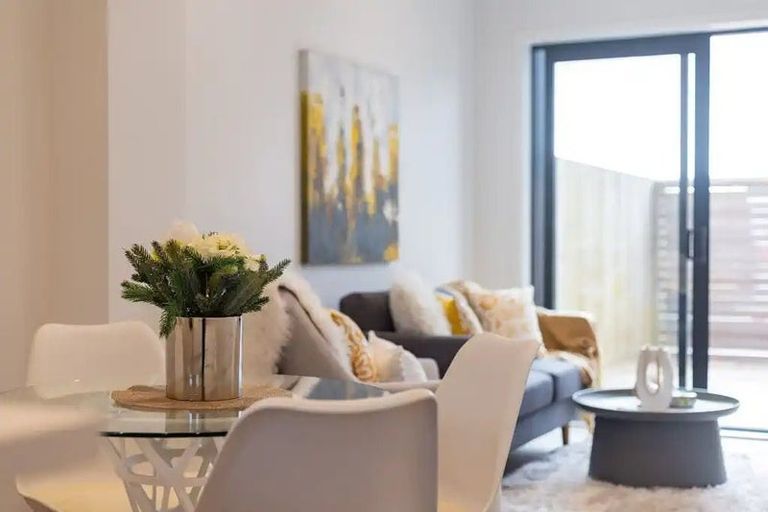 Photo of property in 27 Meg Lane, Glen Eden, 0602