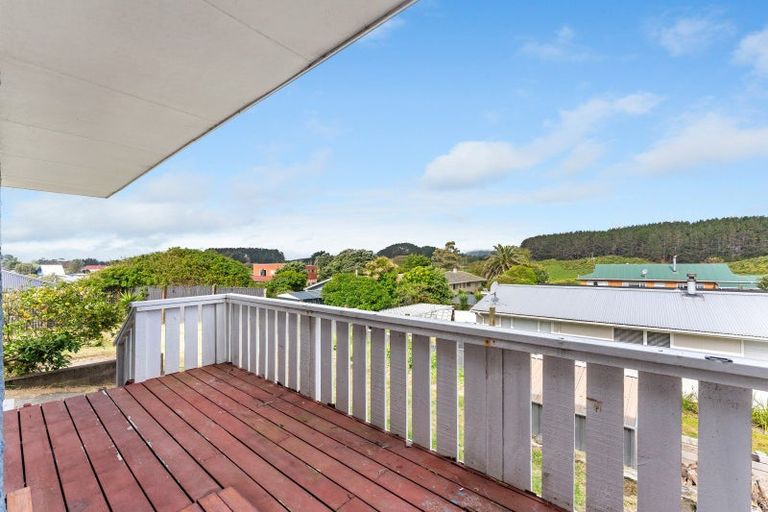Photo of property in 62 Toi Street, Otaki Beach, Otaki, 5512